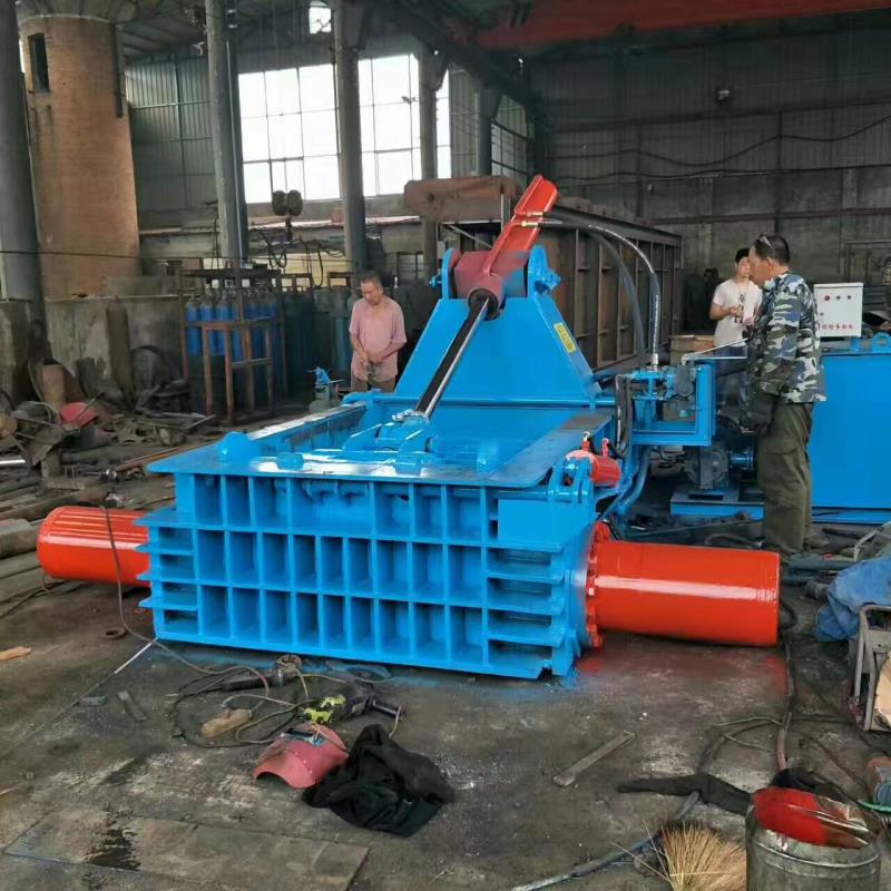 Metal pressing die mechanism